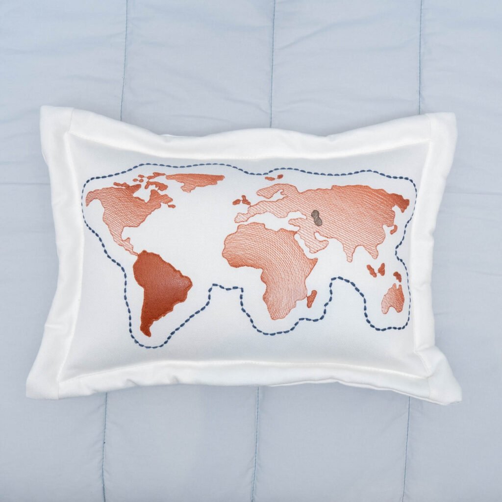 Almofada Bordada Mapa World