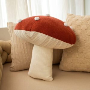 Almofada Formato Cogumelo em Tricot Borgonha com Pompons