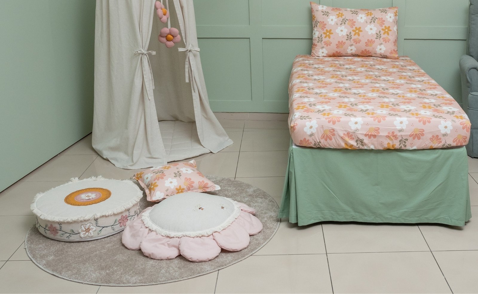 Quarto de criança com colchonete infantil