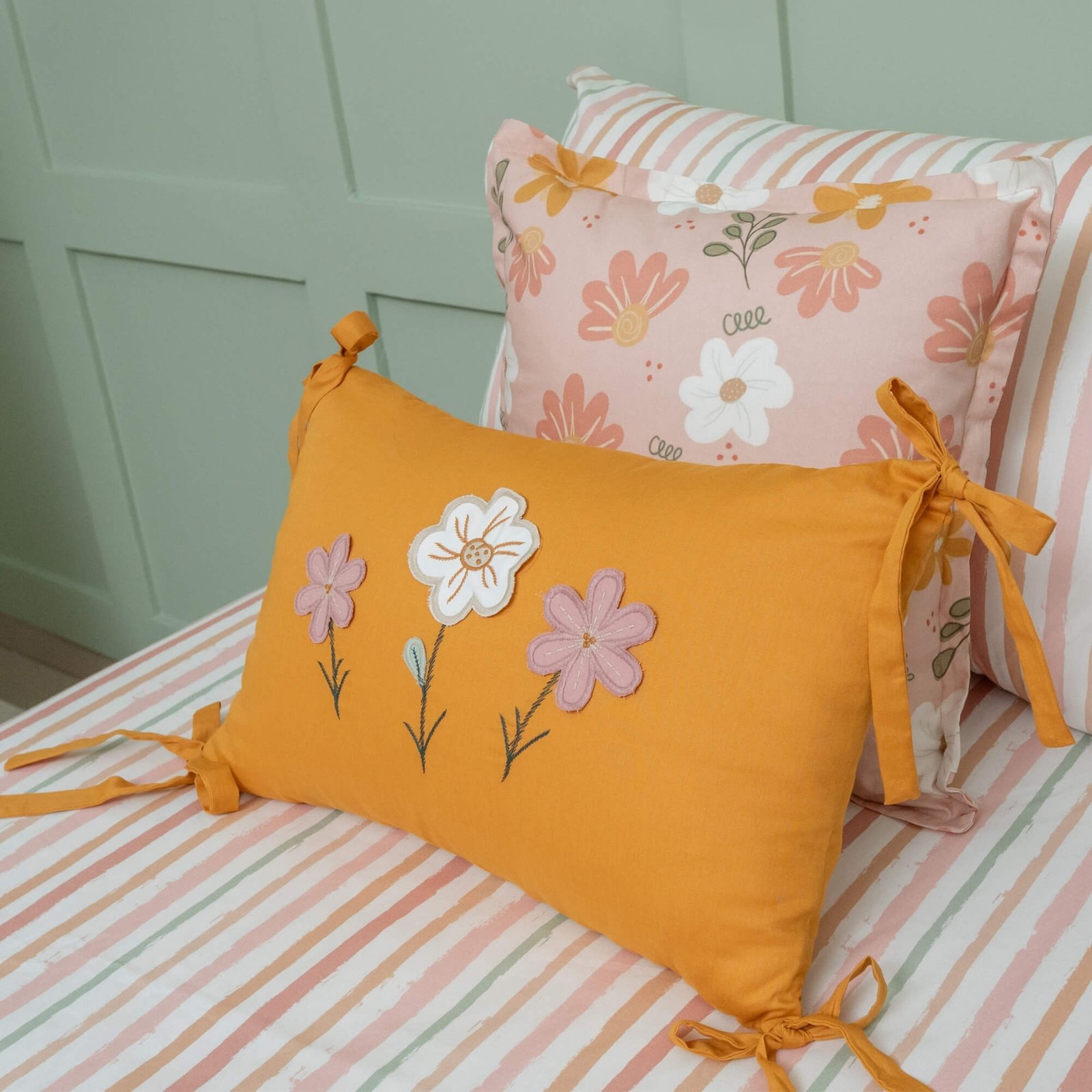 almofada-bordada-flores (1)