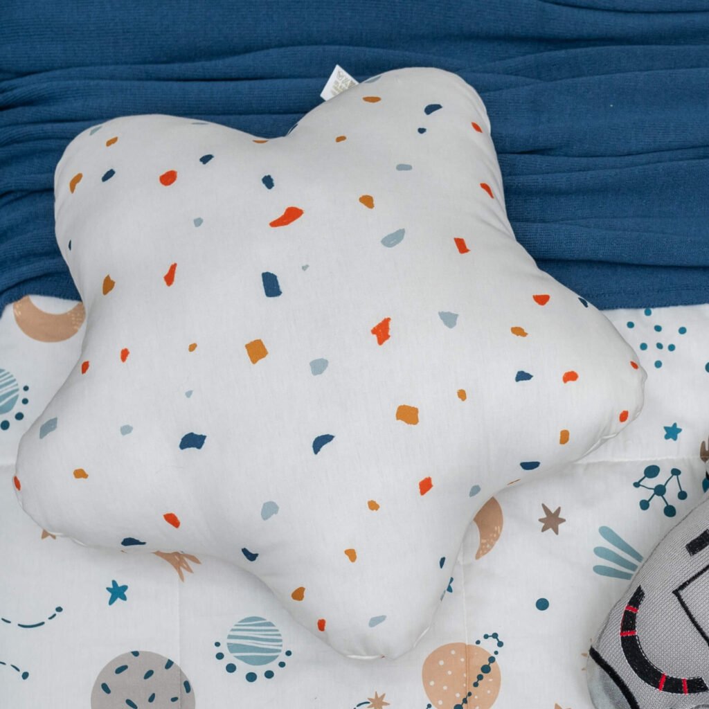 Almofada Formato Estrela em Algodão Estampado Asteroides
