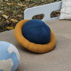 Almofada Formato Planeta em Tricot