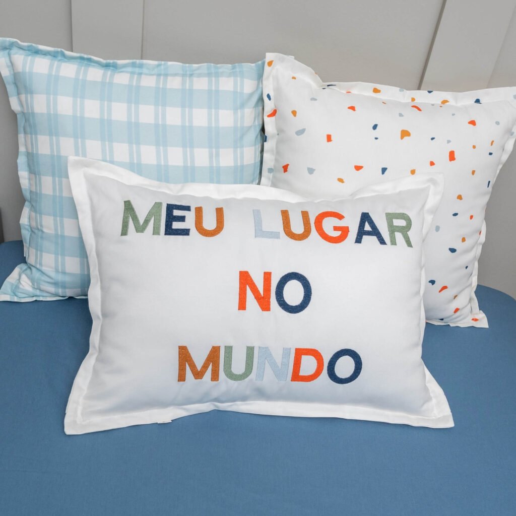 Almofada Bordada Meu Lugar No Mundo