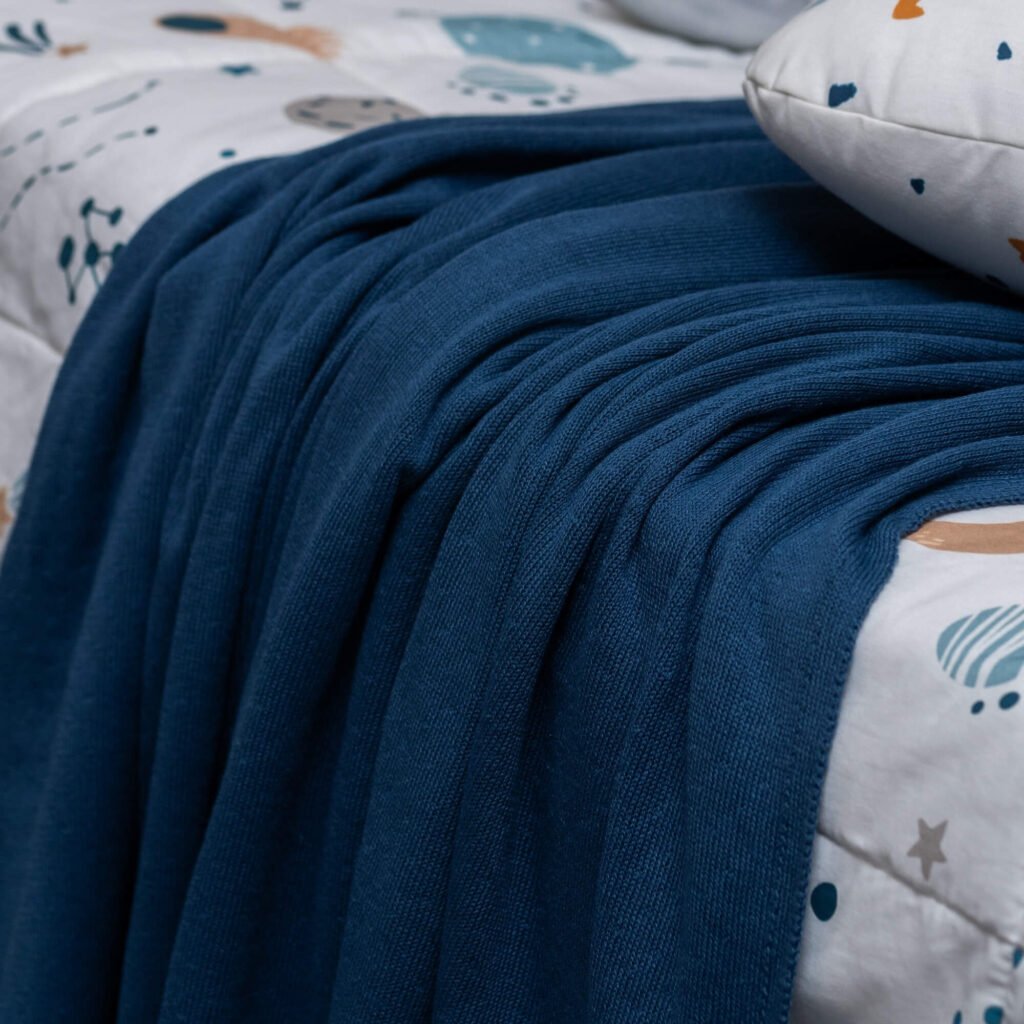 Cobre Leito Solteiro em Tricot Amarração Azul Jeans