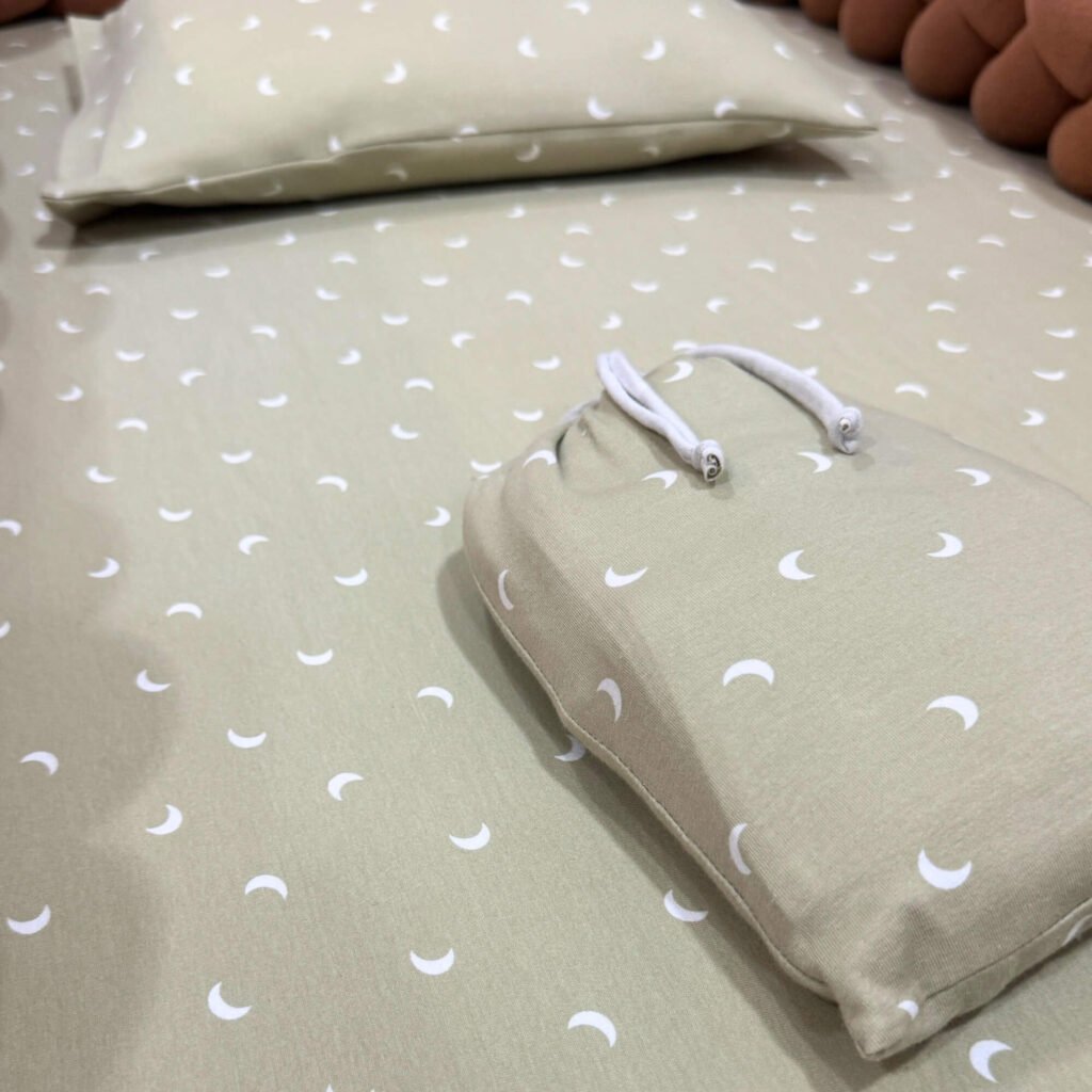 Kit de Lençol de Berço em Malha Estampada Meia Lua