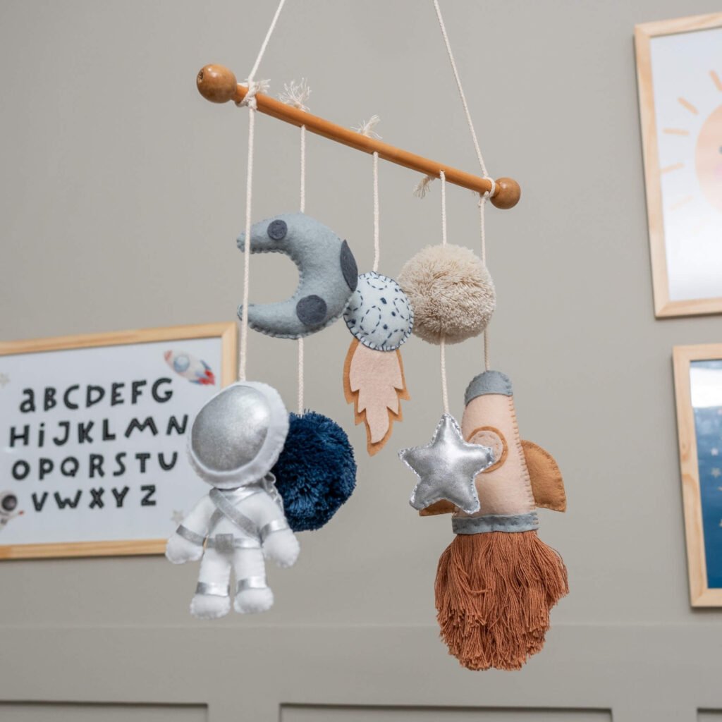 Móbile de Teto Space em Feltro