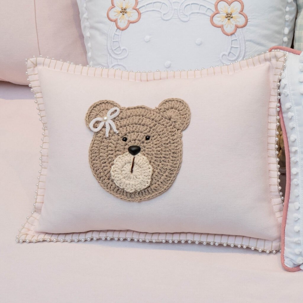 Almofada Rosto Ursa em Crochê Mel