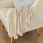 Manta em Tricot Geada com Pompons Bento