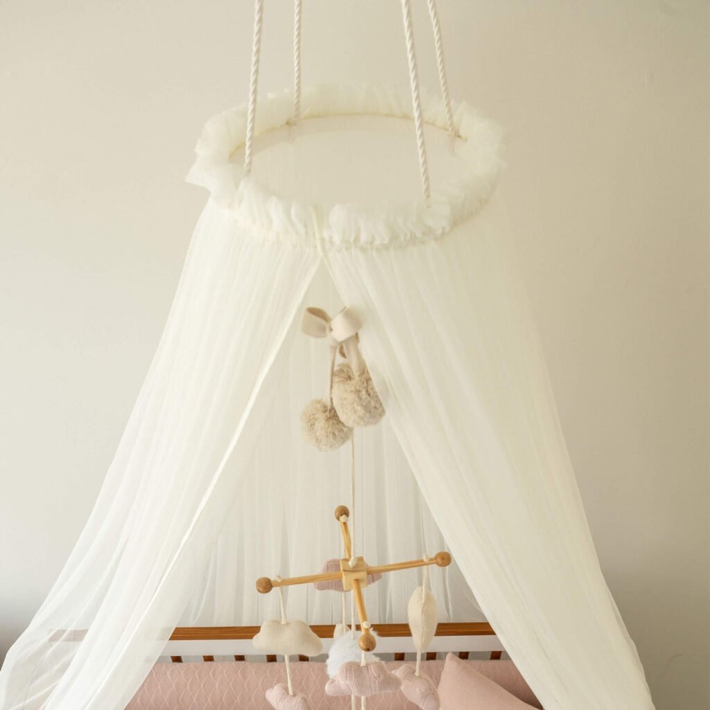 Mosquiteiro de Teto em Tule de Malha Off White Bela