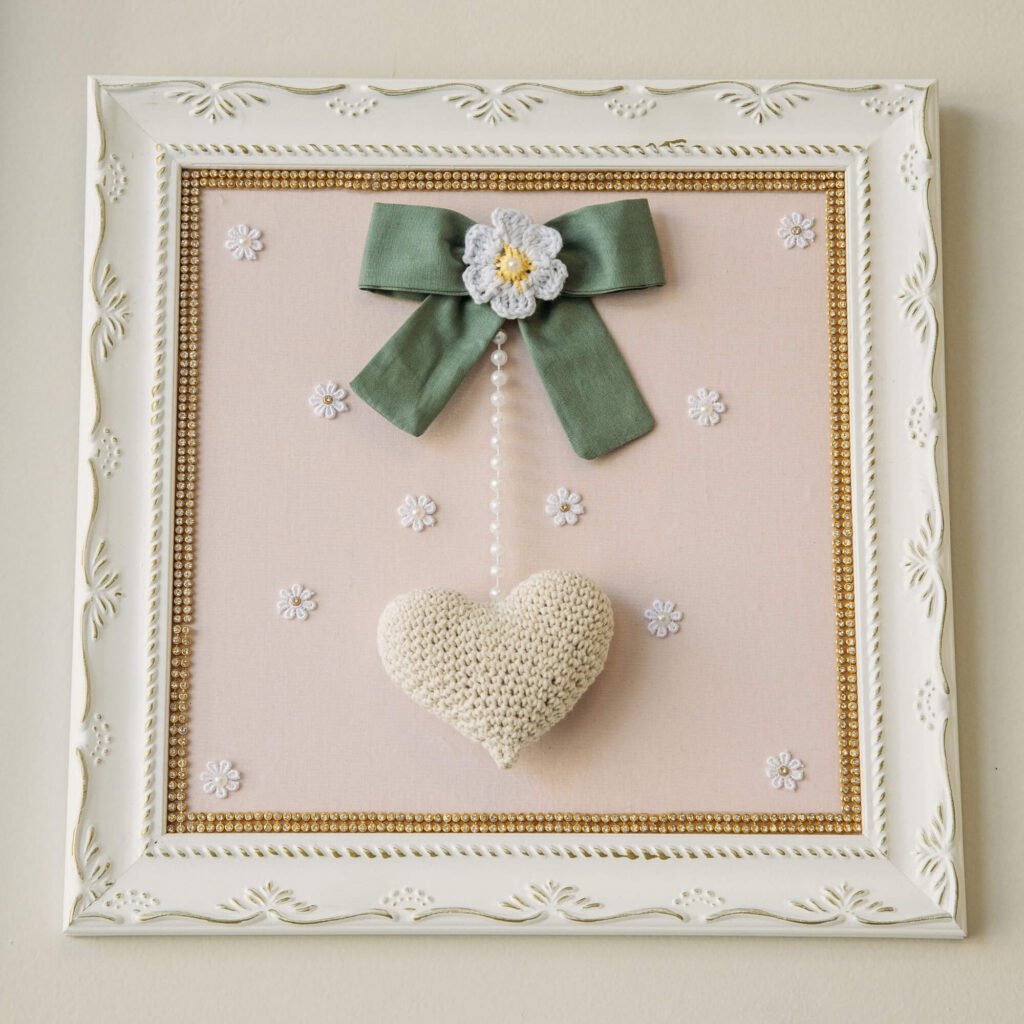 Quadro Coração Amigurumi Camomila