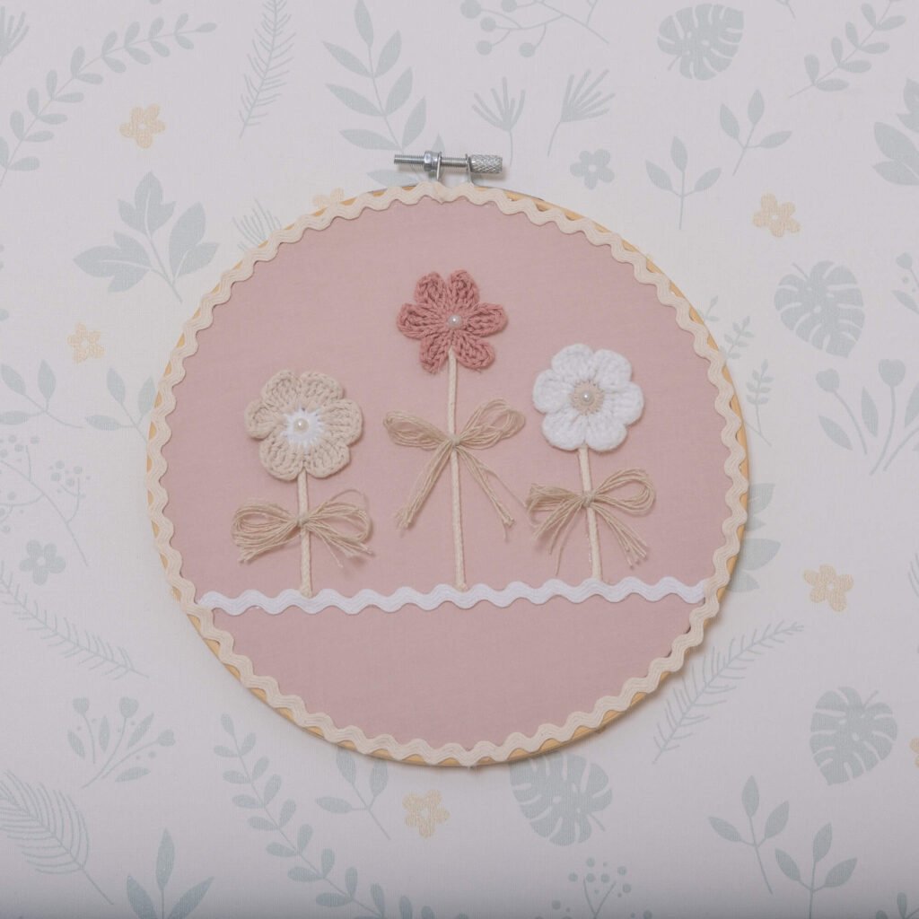 Quadro Bastidor Jardim de Flores Meninice