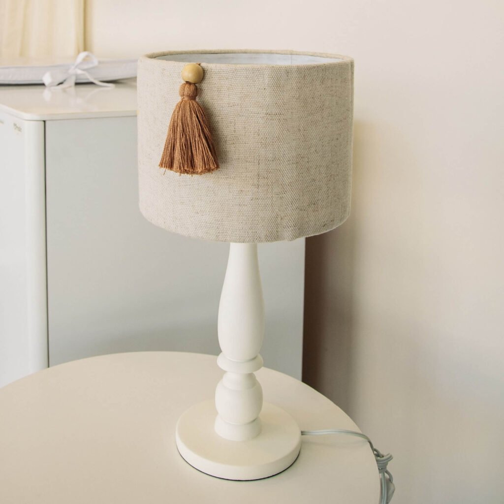 Abajur em Linhão com Pingente de Linha Kim