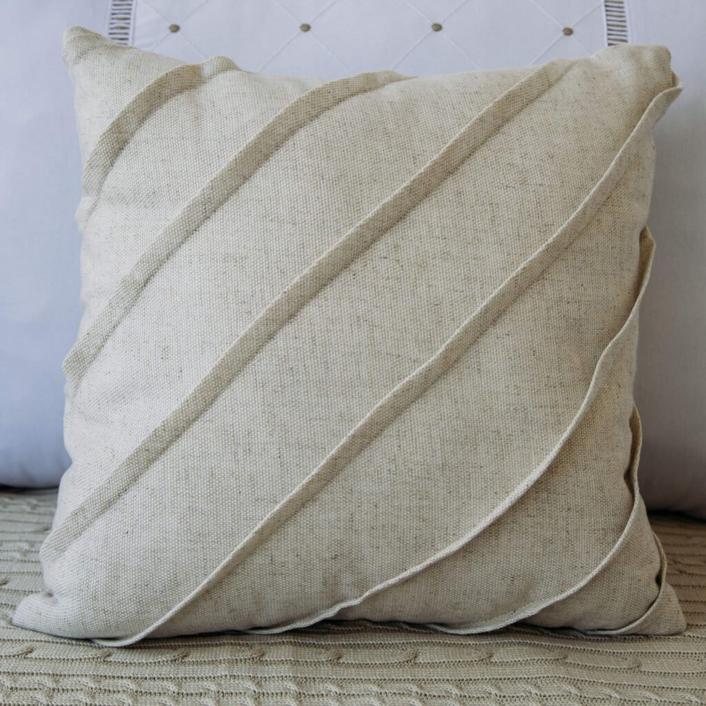 Almofada em Linhão com Tomas Kim