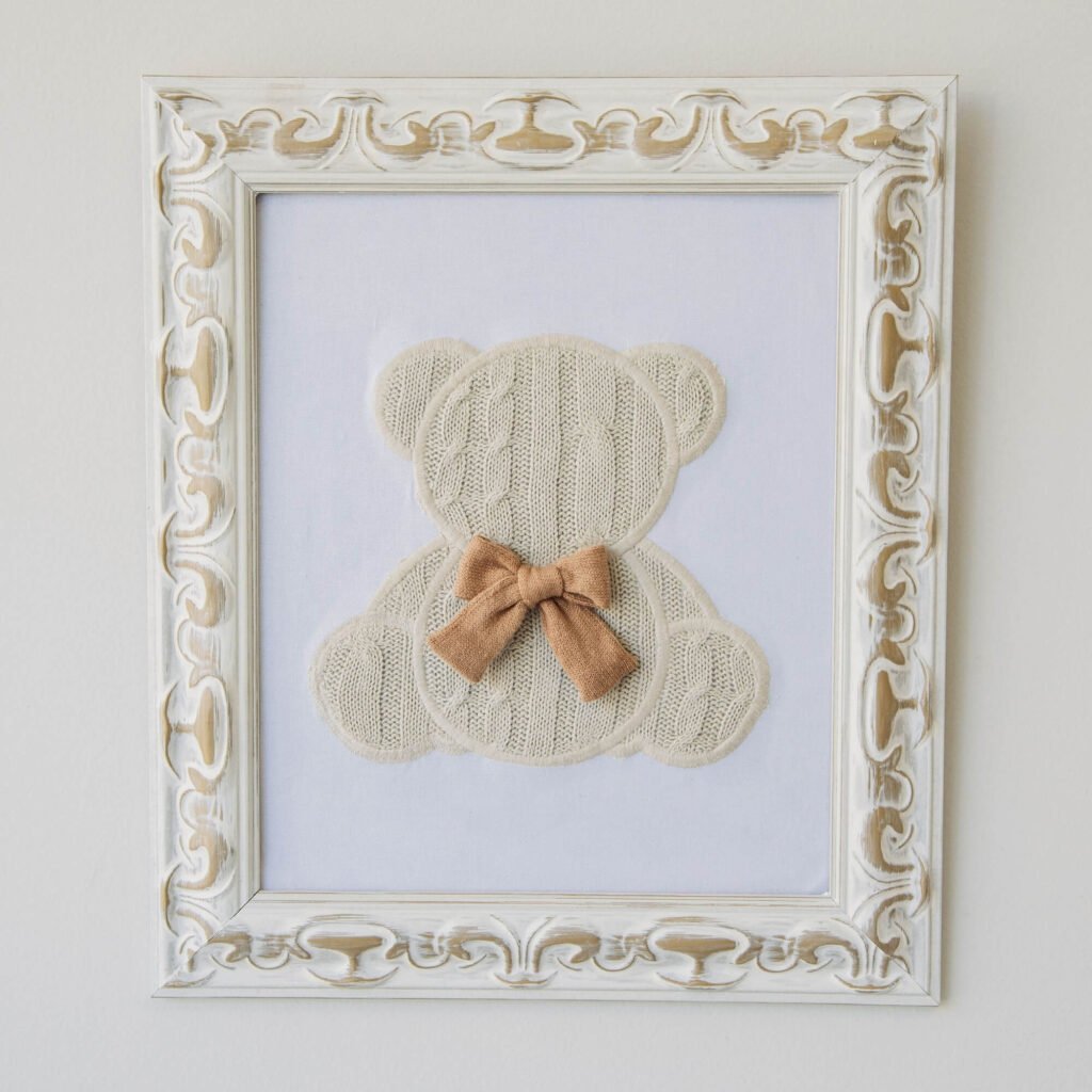 Quadro Bordado Urso em Tricot Kim