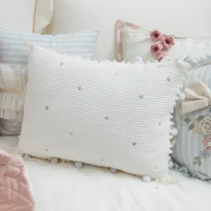 Almofada Bordada Poá Colorido e Acabamento de Pompons e Laços Jardim de Íris