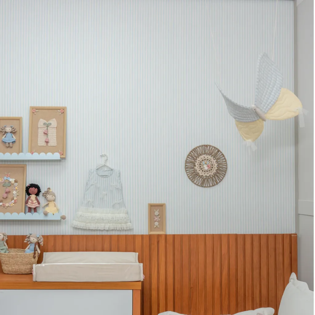 Borboleta Decorativa de Teto com Lacinhos Jardim de Íris